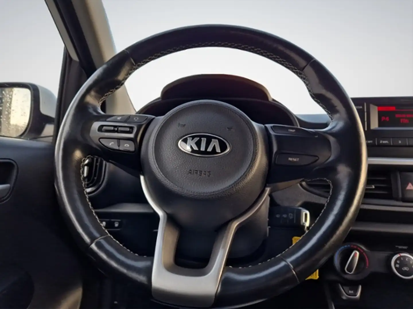 Vehicle image, number 13