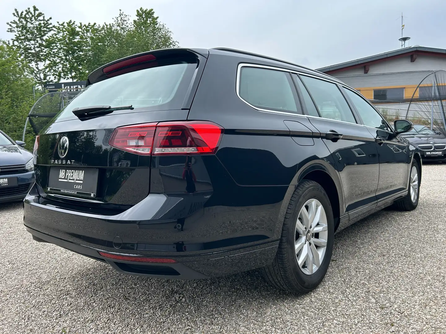 Vehicle image, number 13