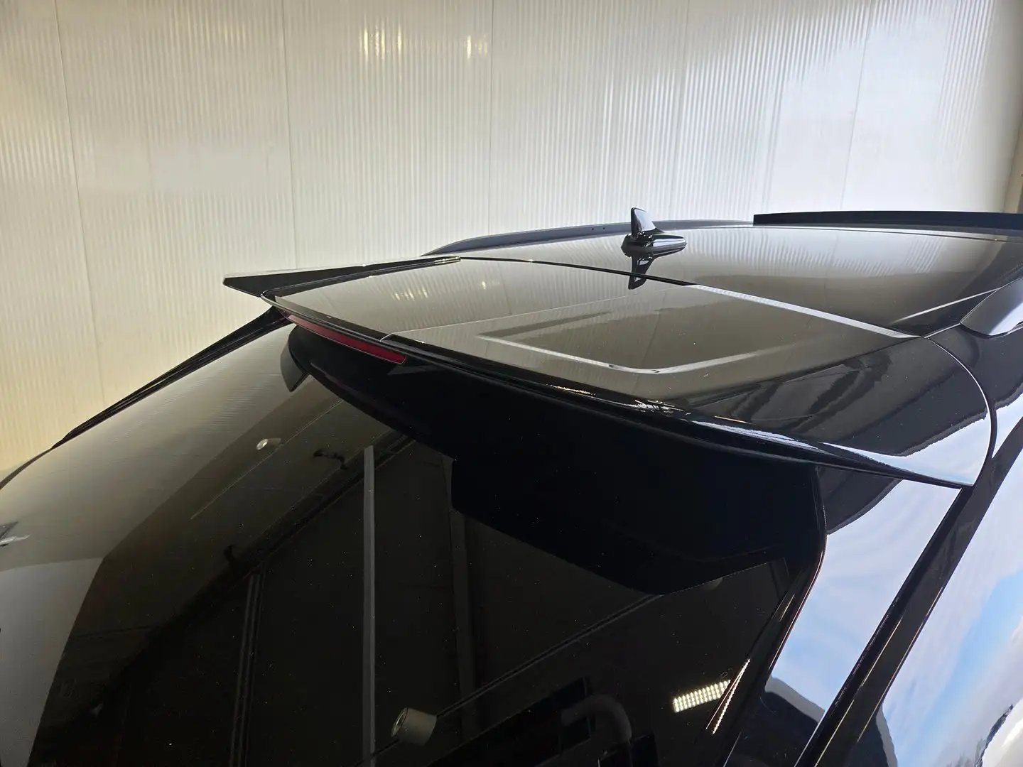 Vehicle image, number 10