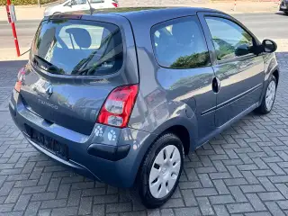 Vehicle image thumbnail, number 3