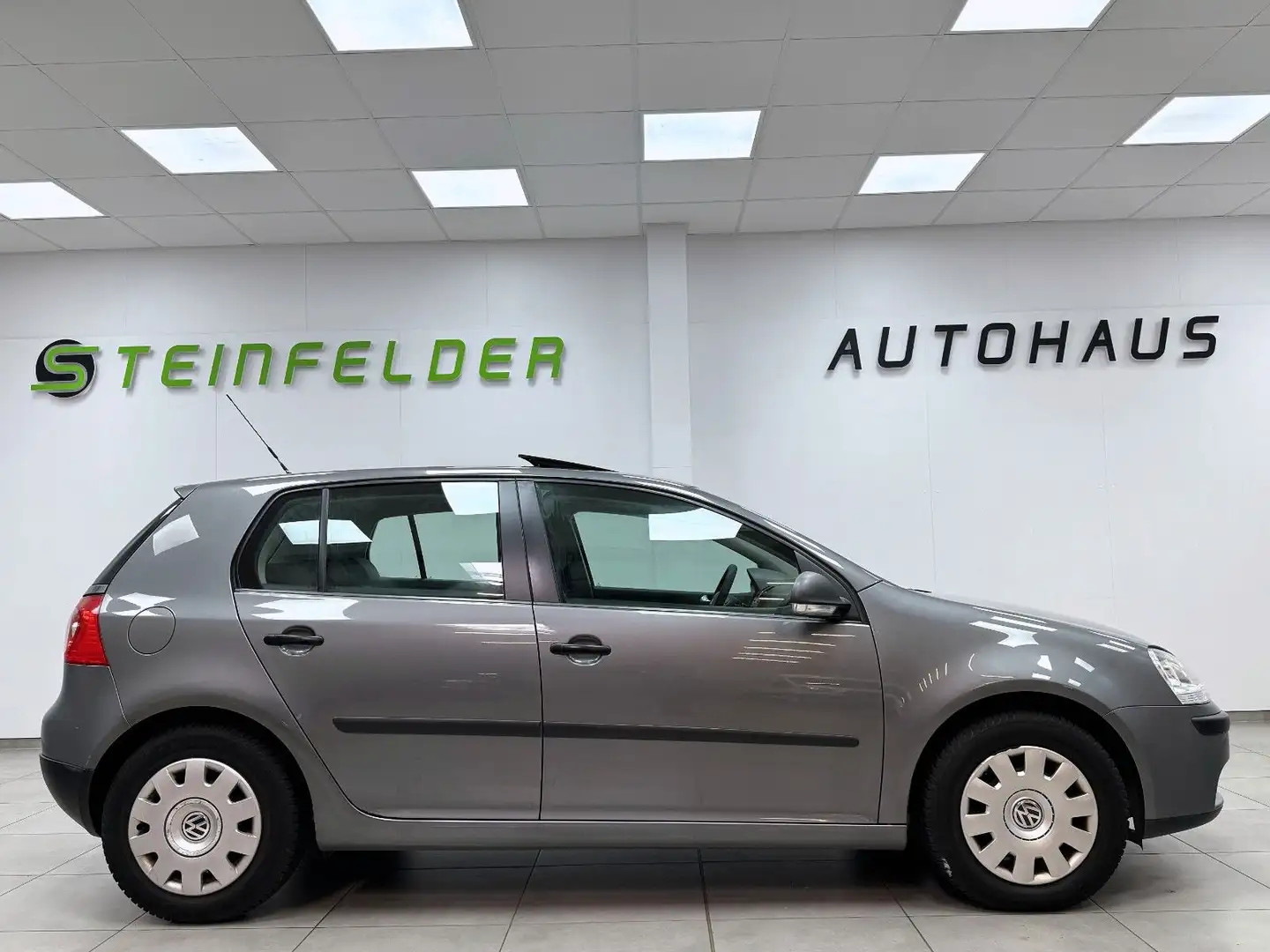 Vehicle image, number 8