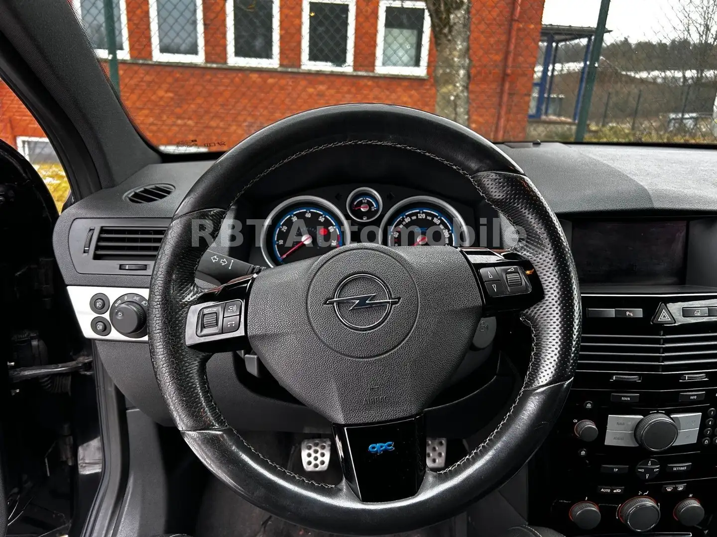 Vehicle image, number 12