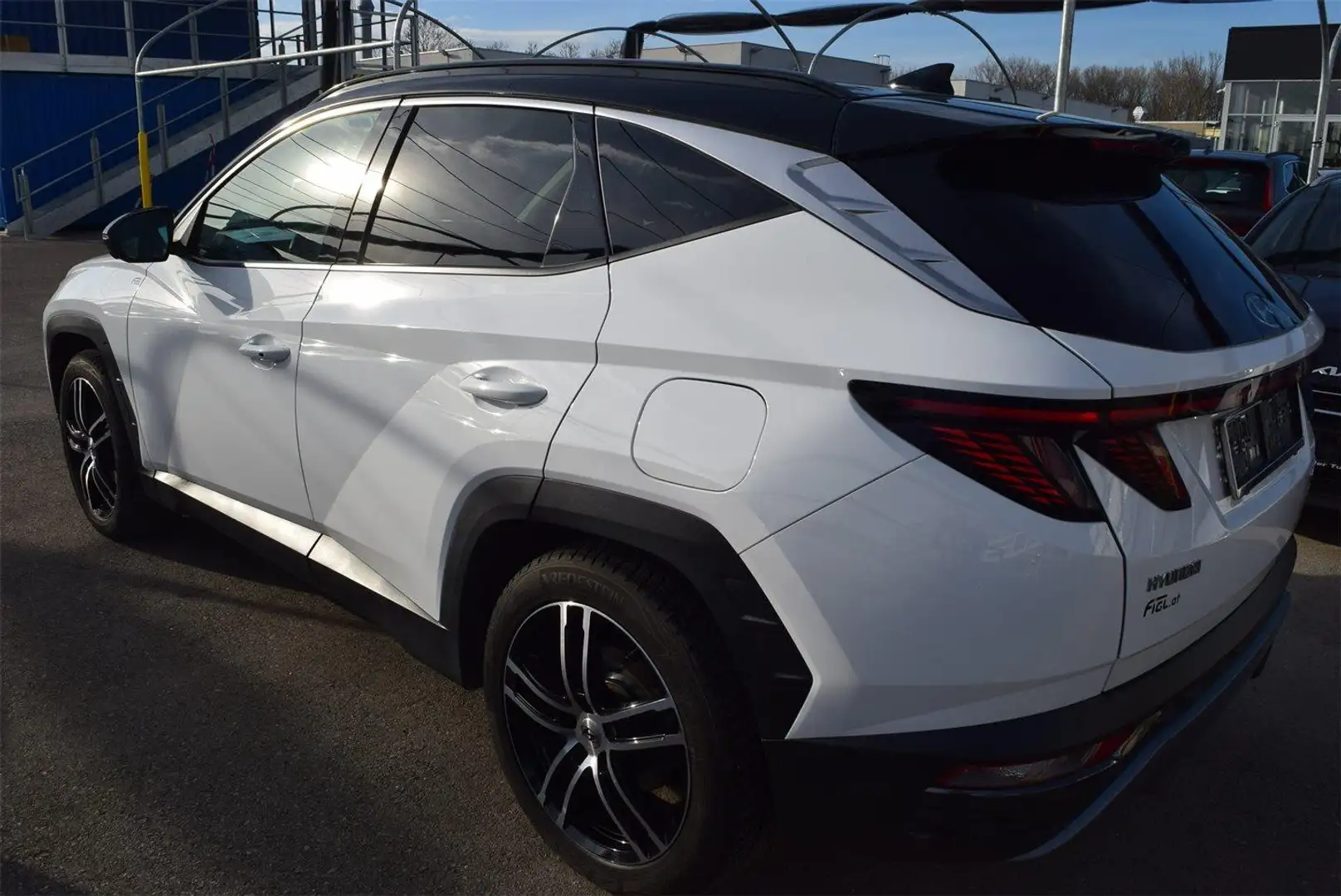 Vehicle image, number 4
