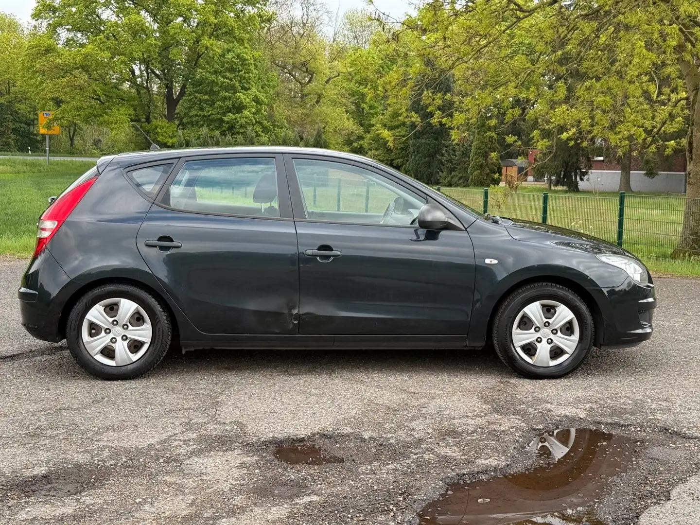 Vehicle image, number 8