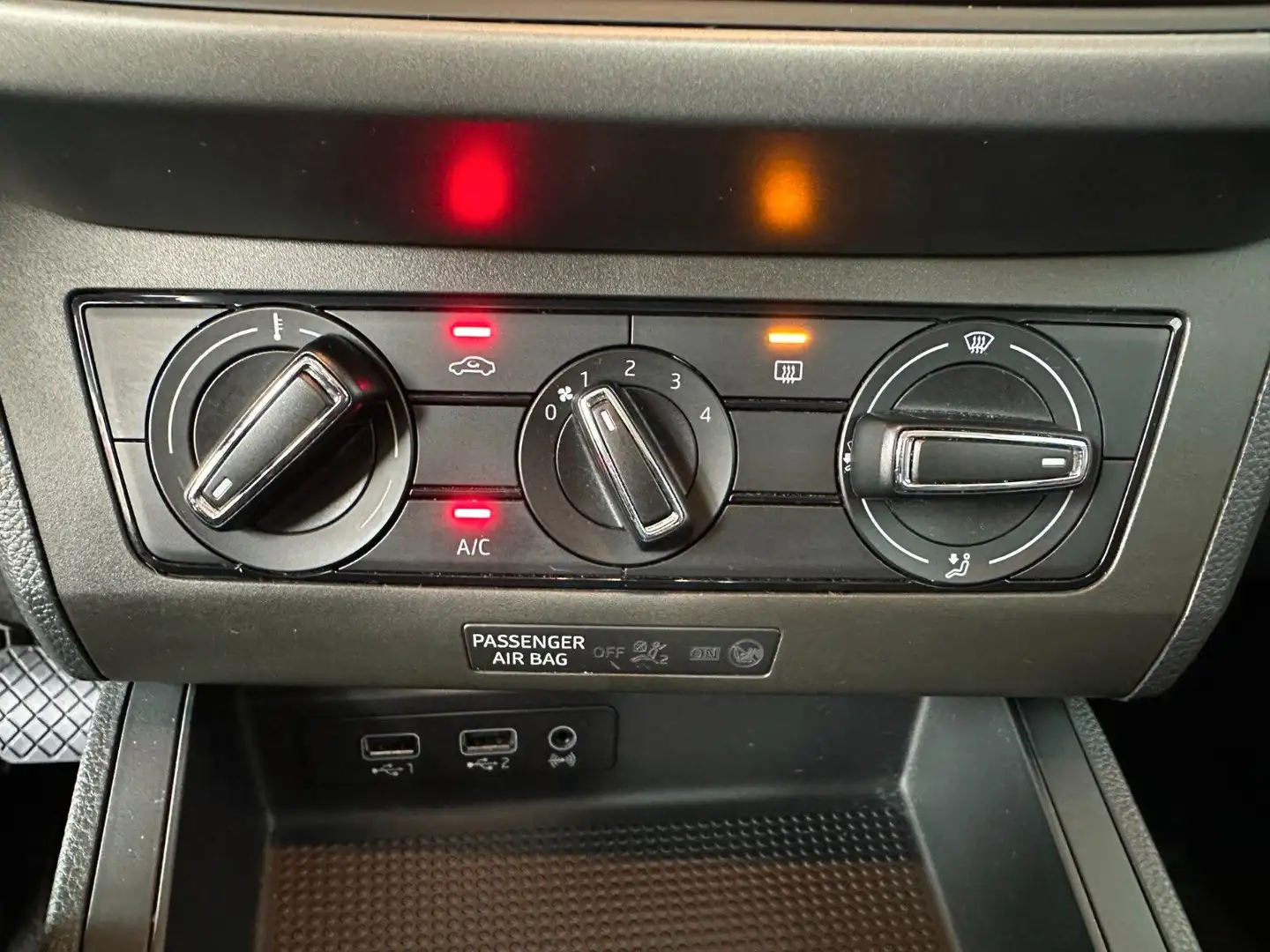 Vehicle image, number 15