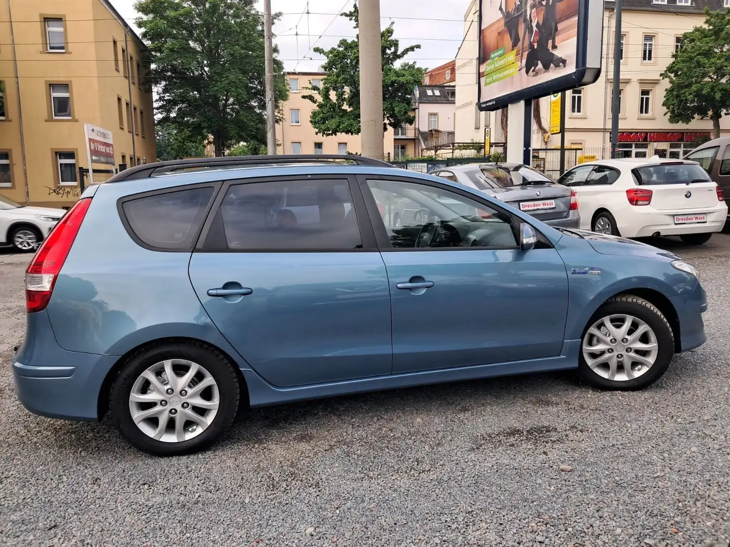 Vehicle image, number 3