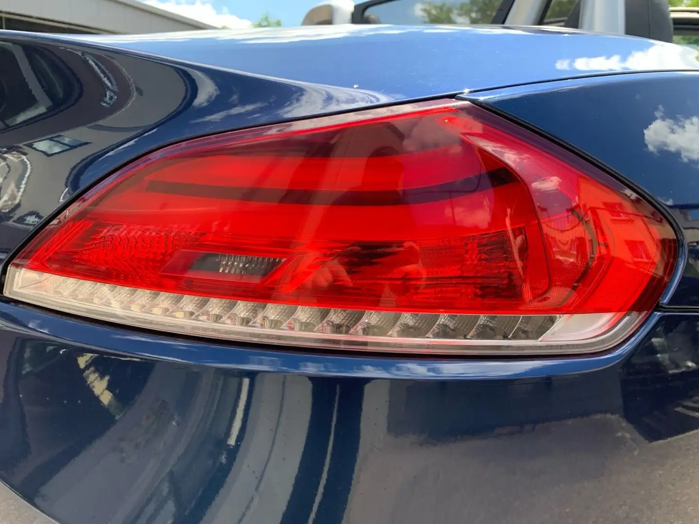 Vehicle image, number 14