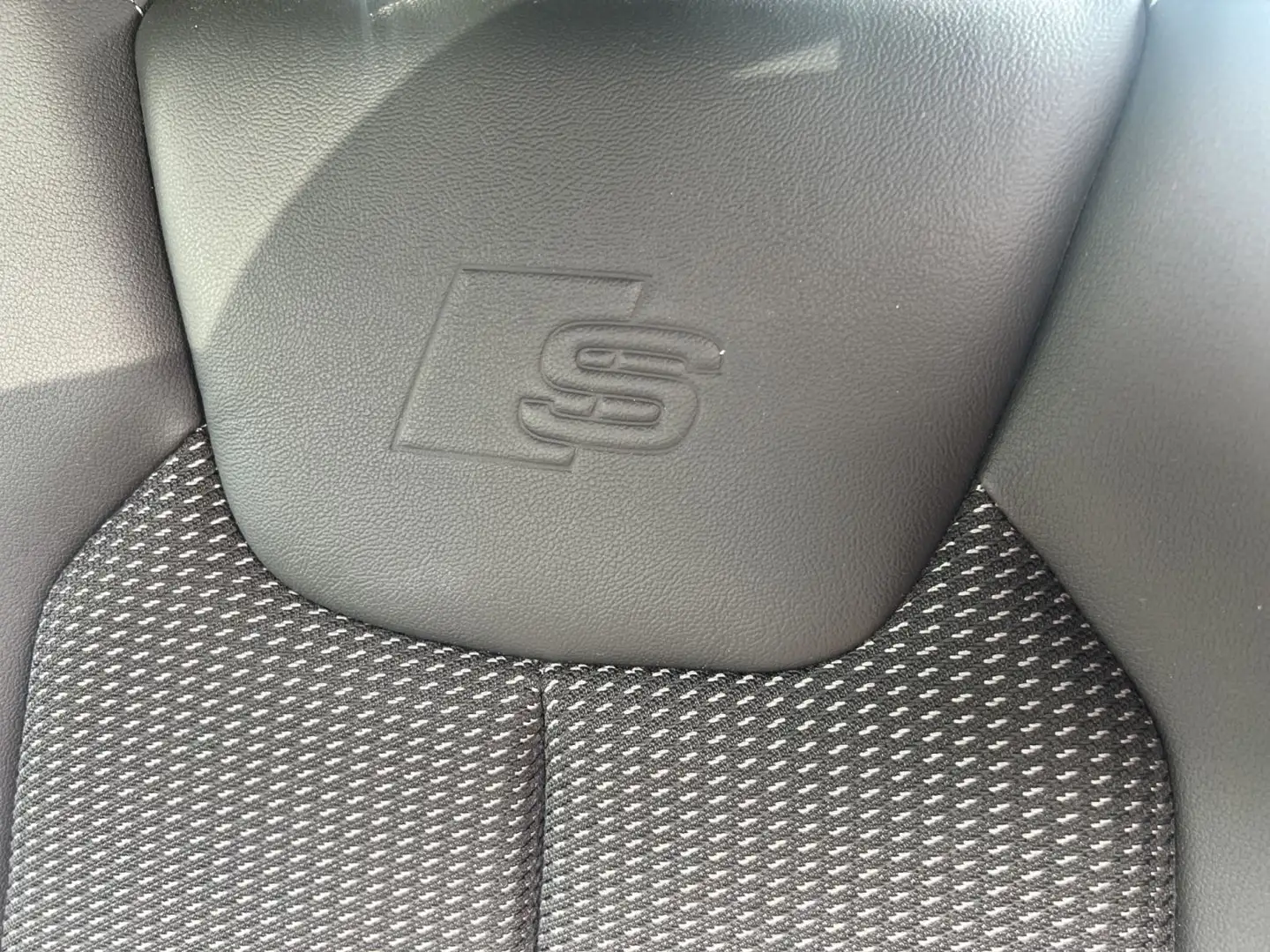 Vehicle image, number 11