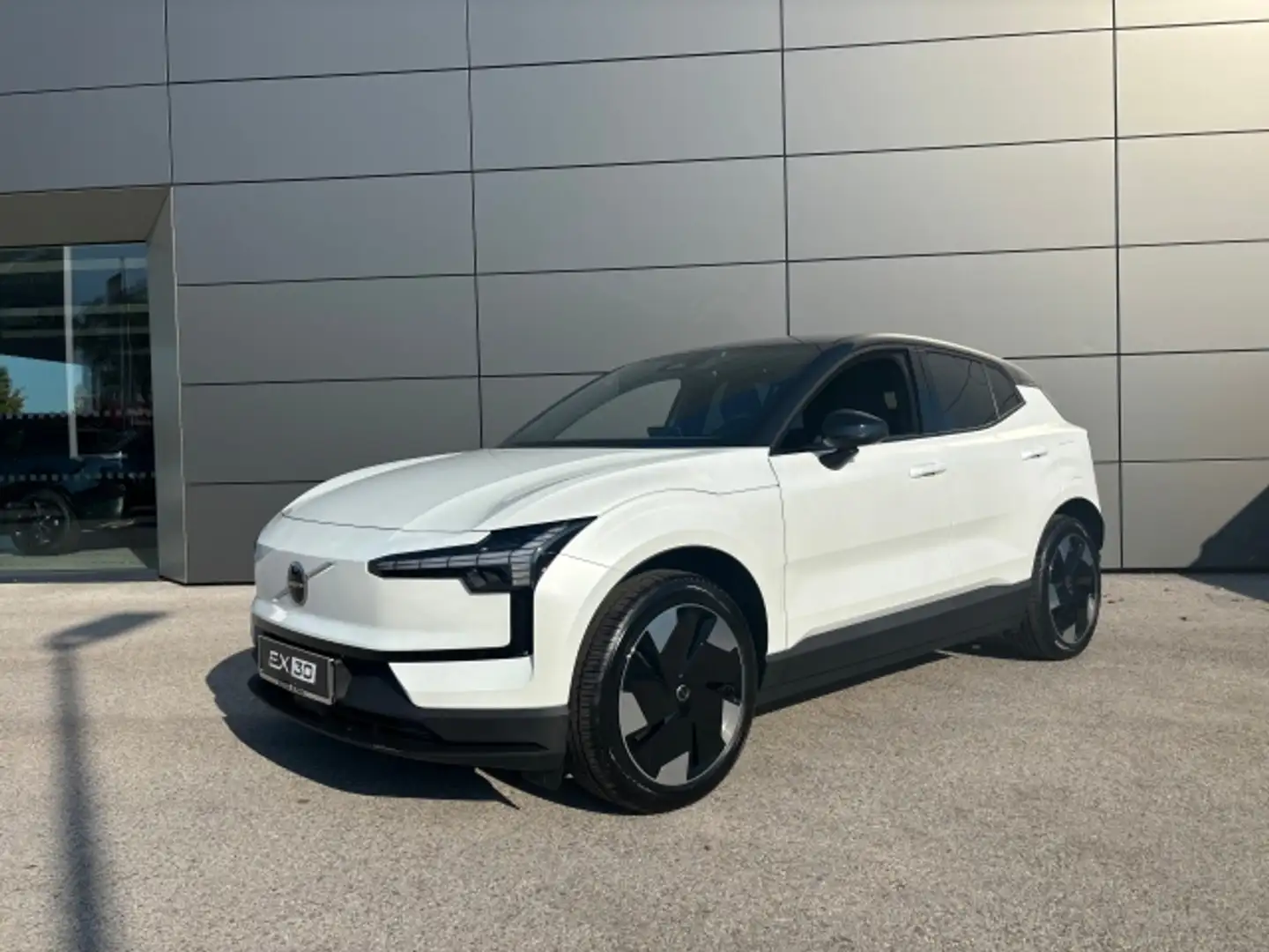 Vehicle image, number 4