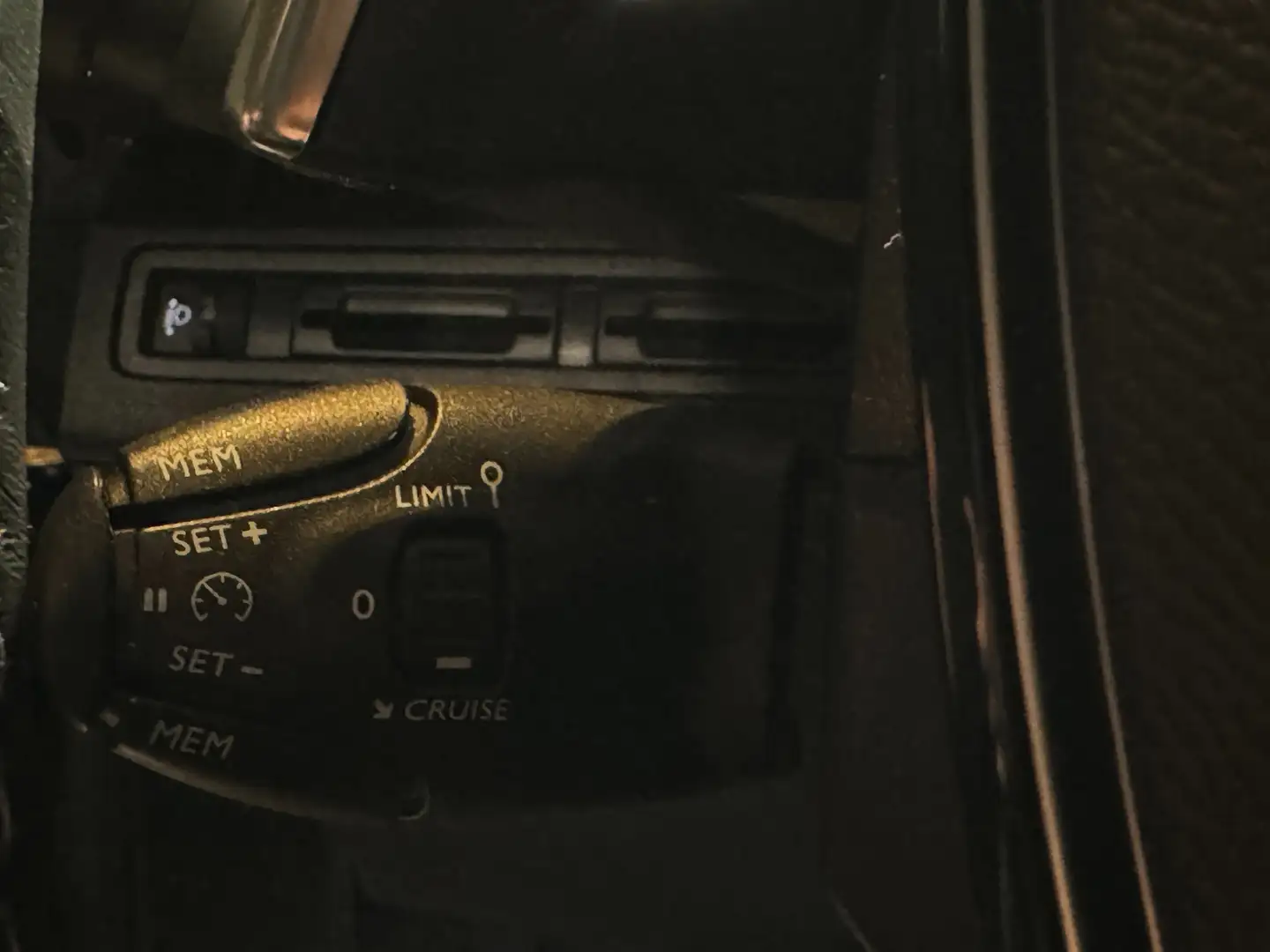 Vehicle image, number 8
