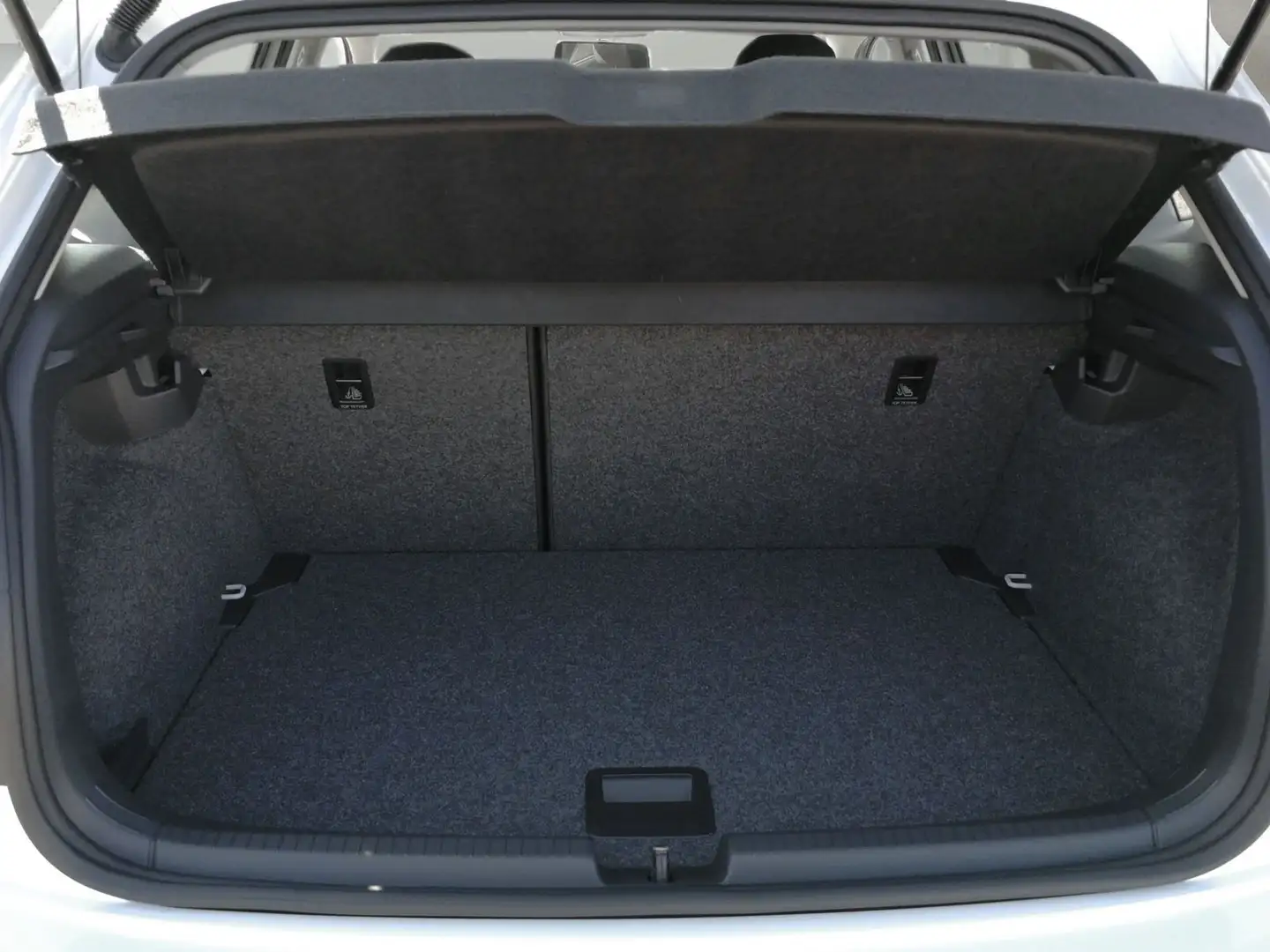 Vehicle image, number 8