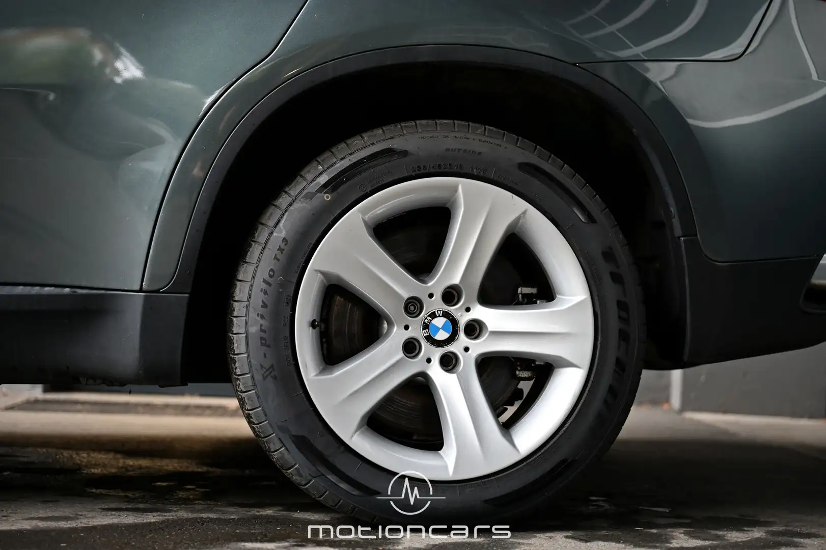 Vehicle image, number 8
