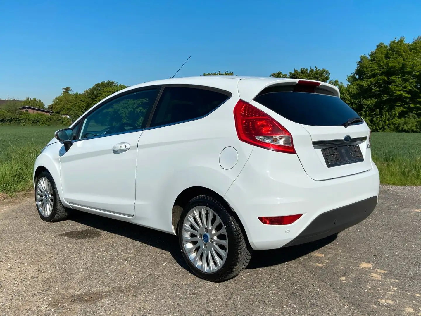 Vehicle image, number 3