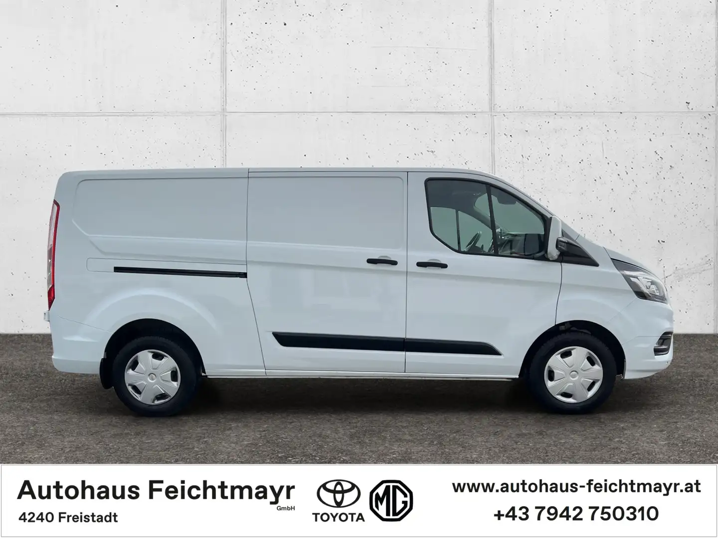 Vehicle image, number 4