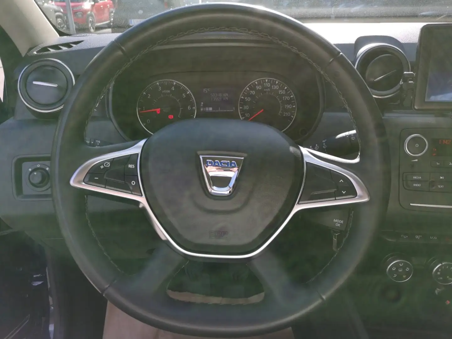 Vehicle image, number 12