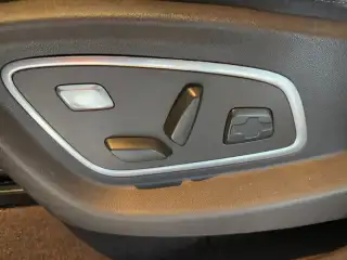 Vehicle image thumbnail, number 8