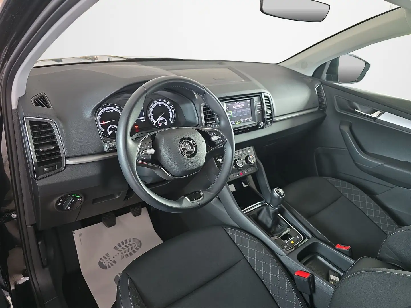 Vehicle image, number 6