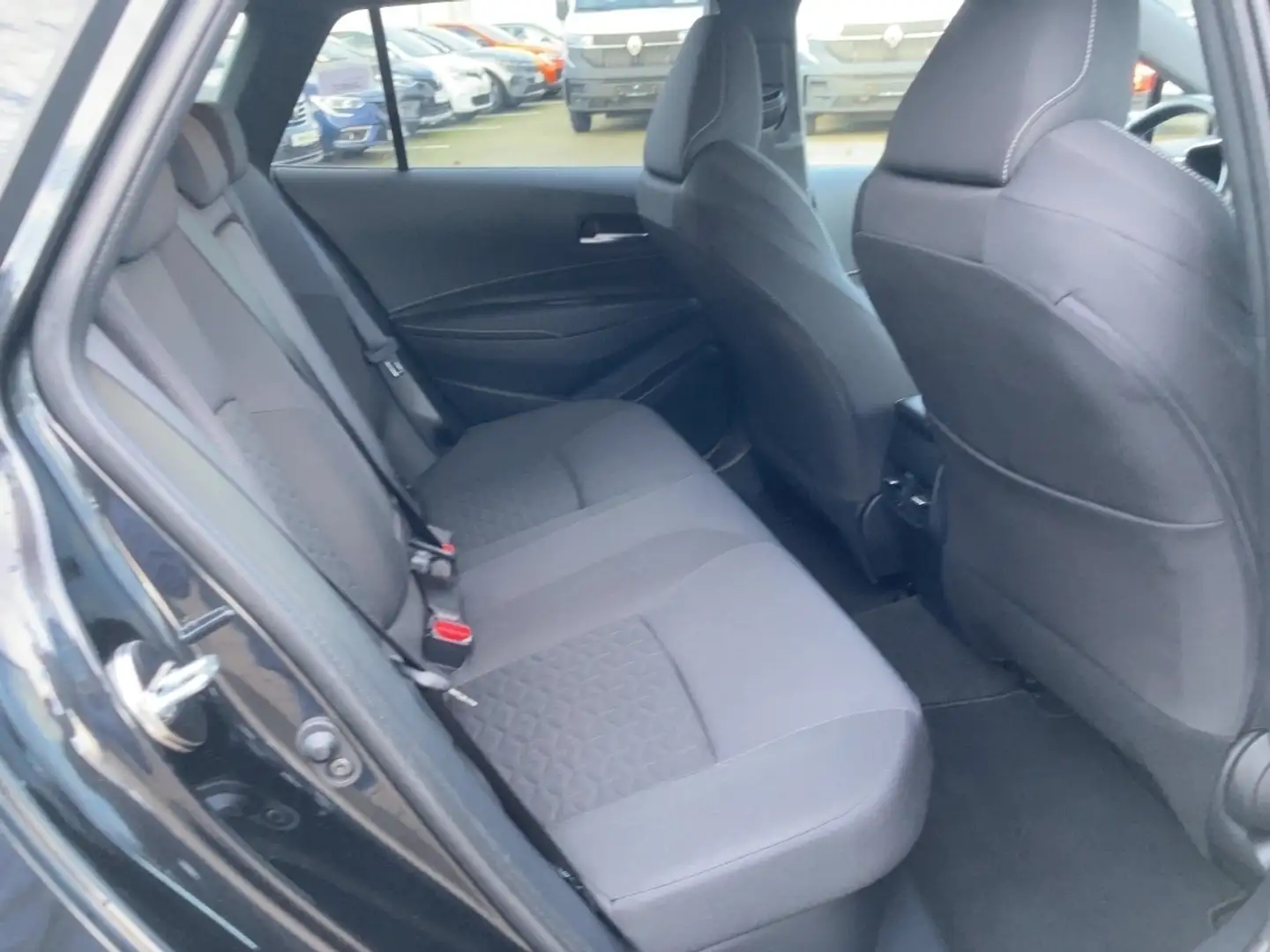 Vehicle image, number 12