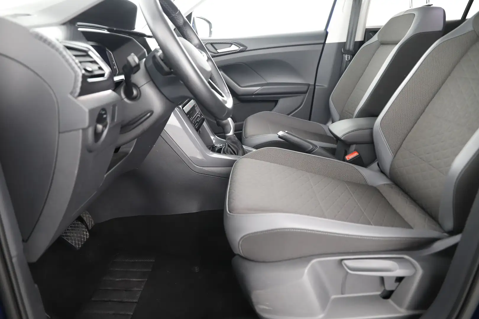 Vehicle image, number 8