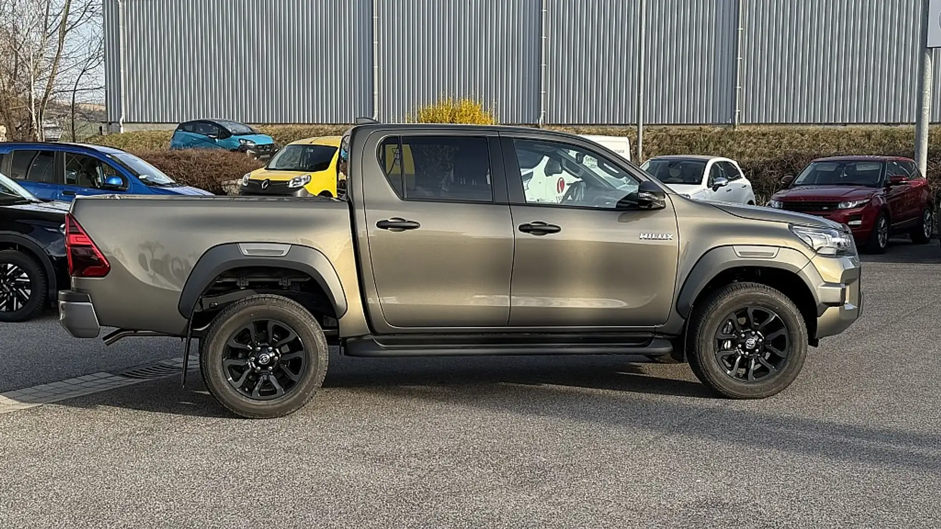 Vehicle image, number 6