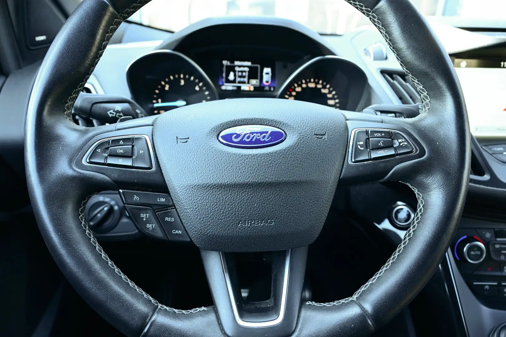 Vehicle image, number 12