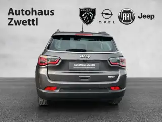 Vehicle image thumbnail, number 5