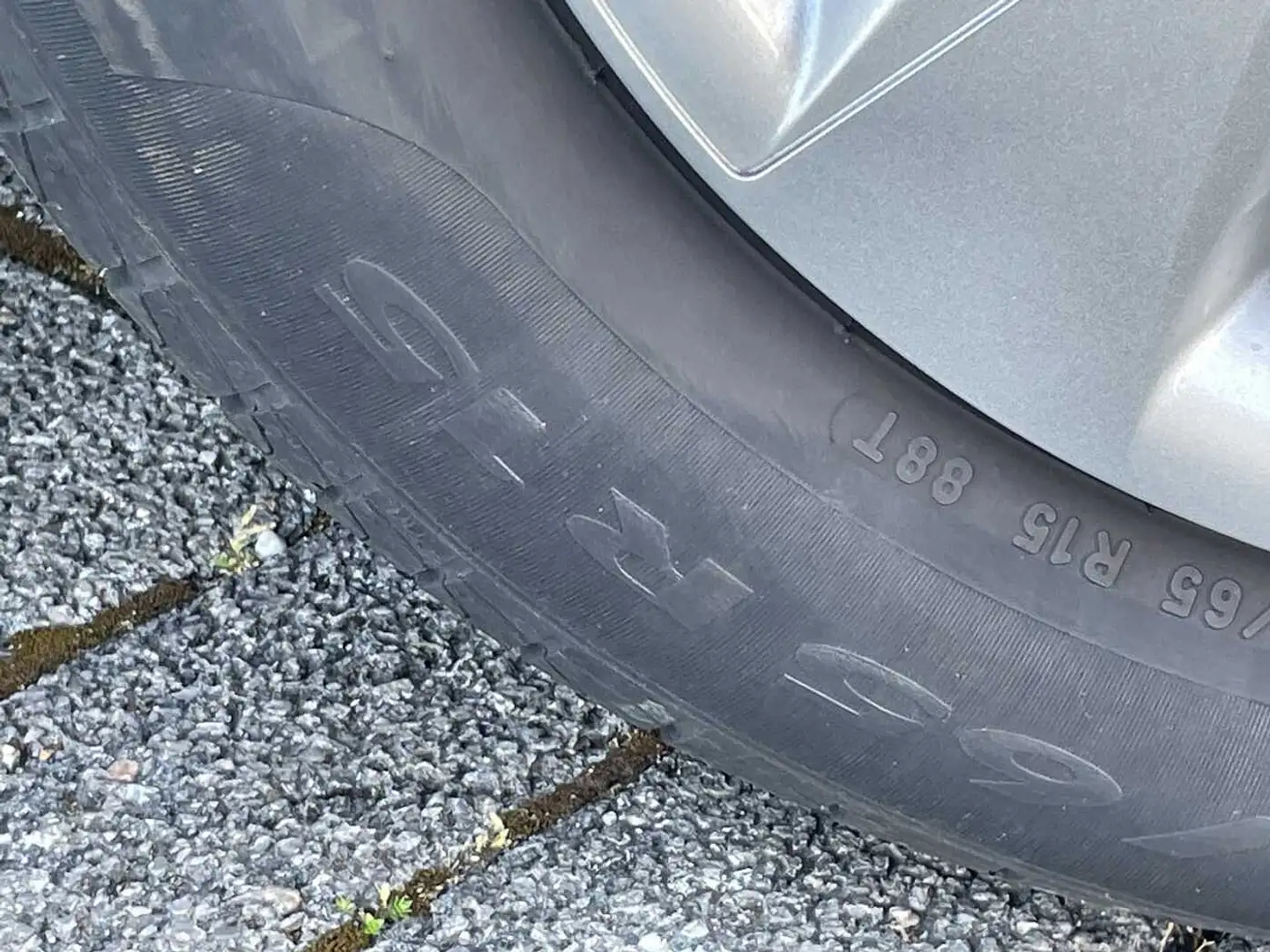Vehicle image, number 4