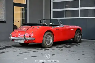 Vehicle image thumbnail, number 8