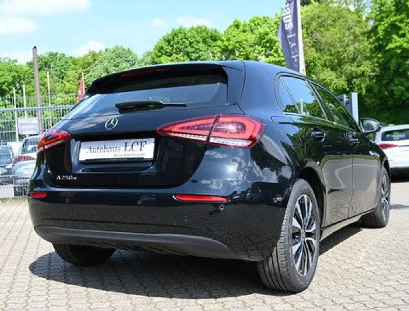 Vehicle image, number 8