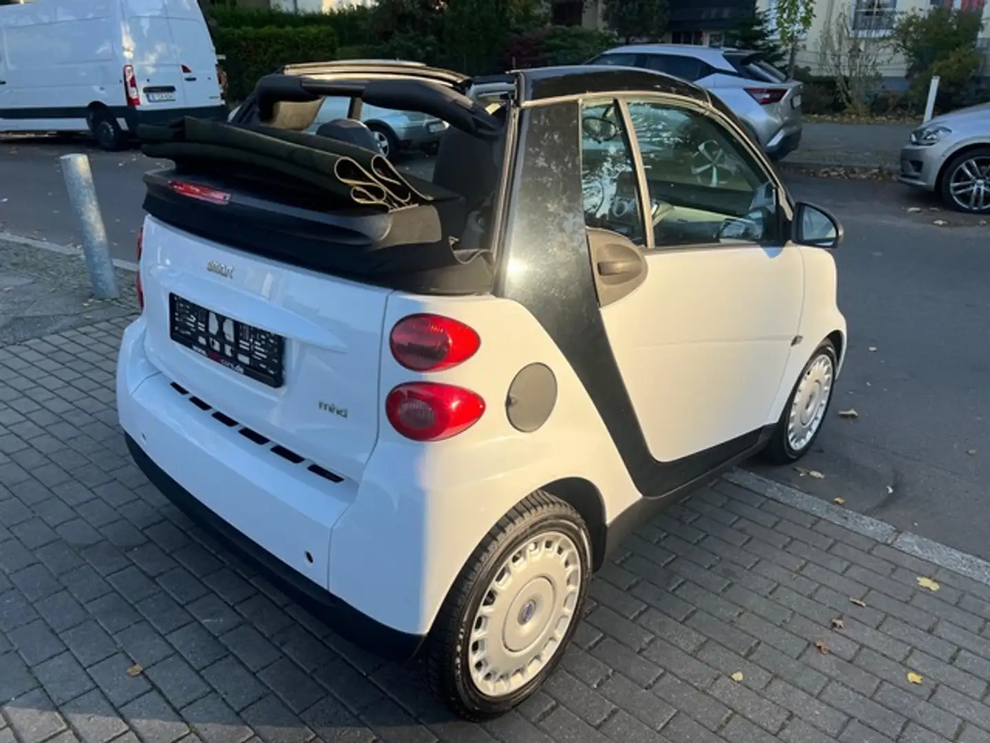 Vehicle image, number 9