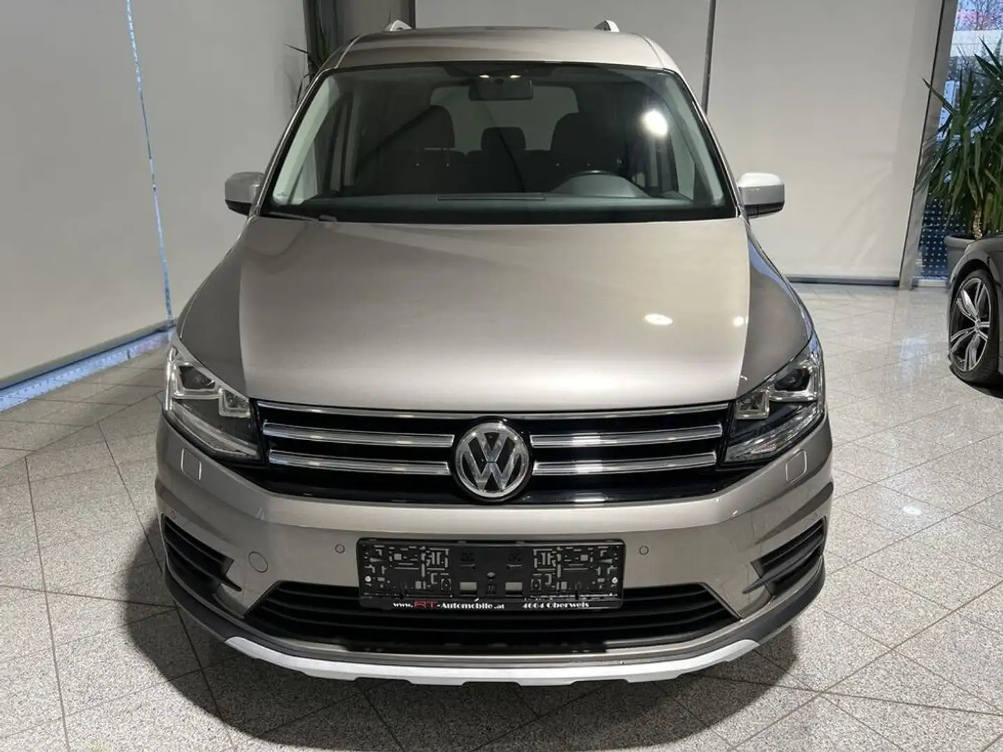 Vehicle image, number 2