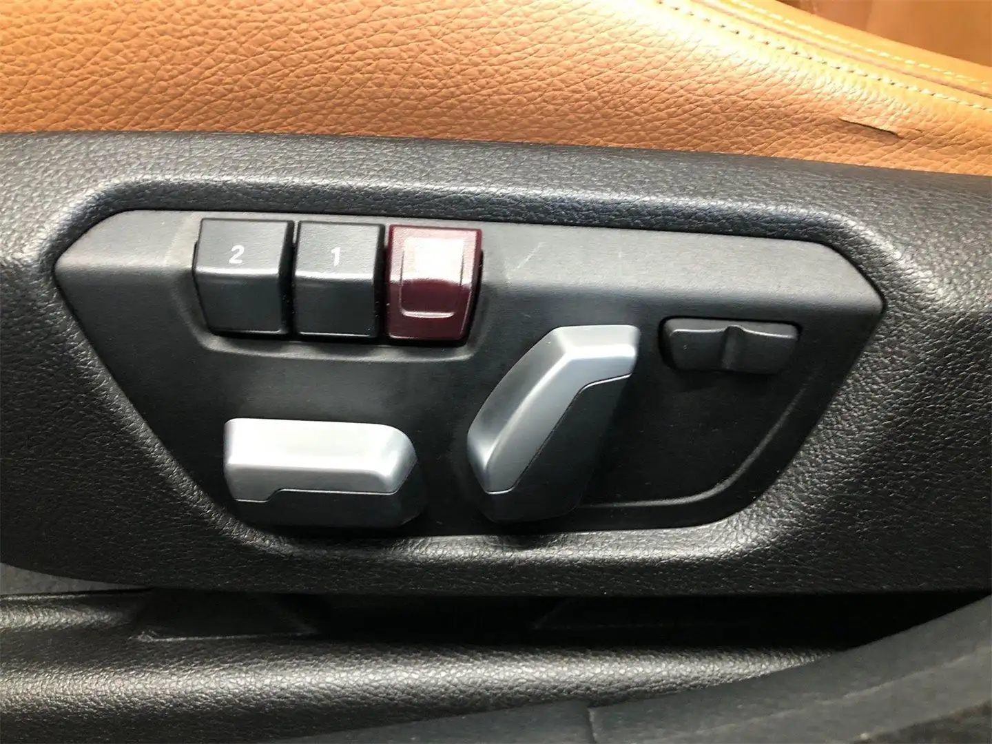 Vehicle image, number 6