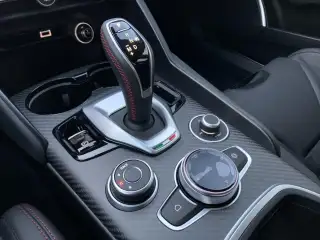 Vehicle image thumbnail, number 16