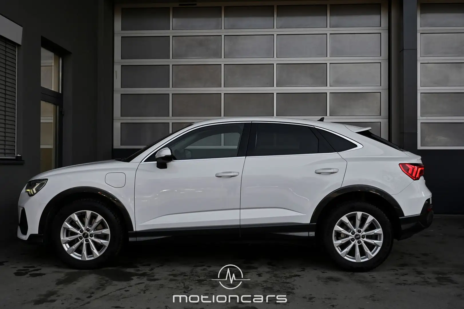 Vehicle image, number 6