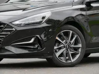 Vehicle image thumbnail, number 7