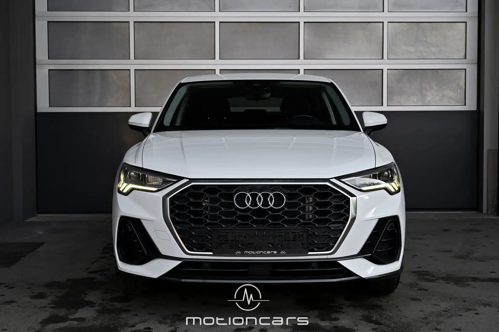 Vehicle image, number 3