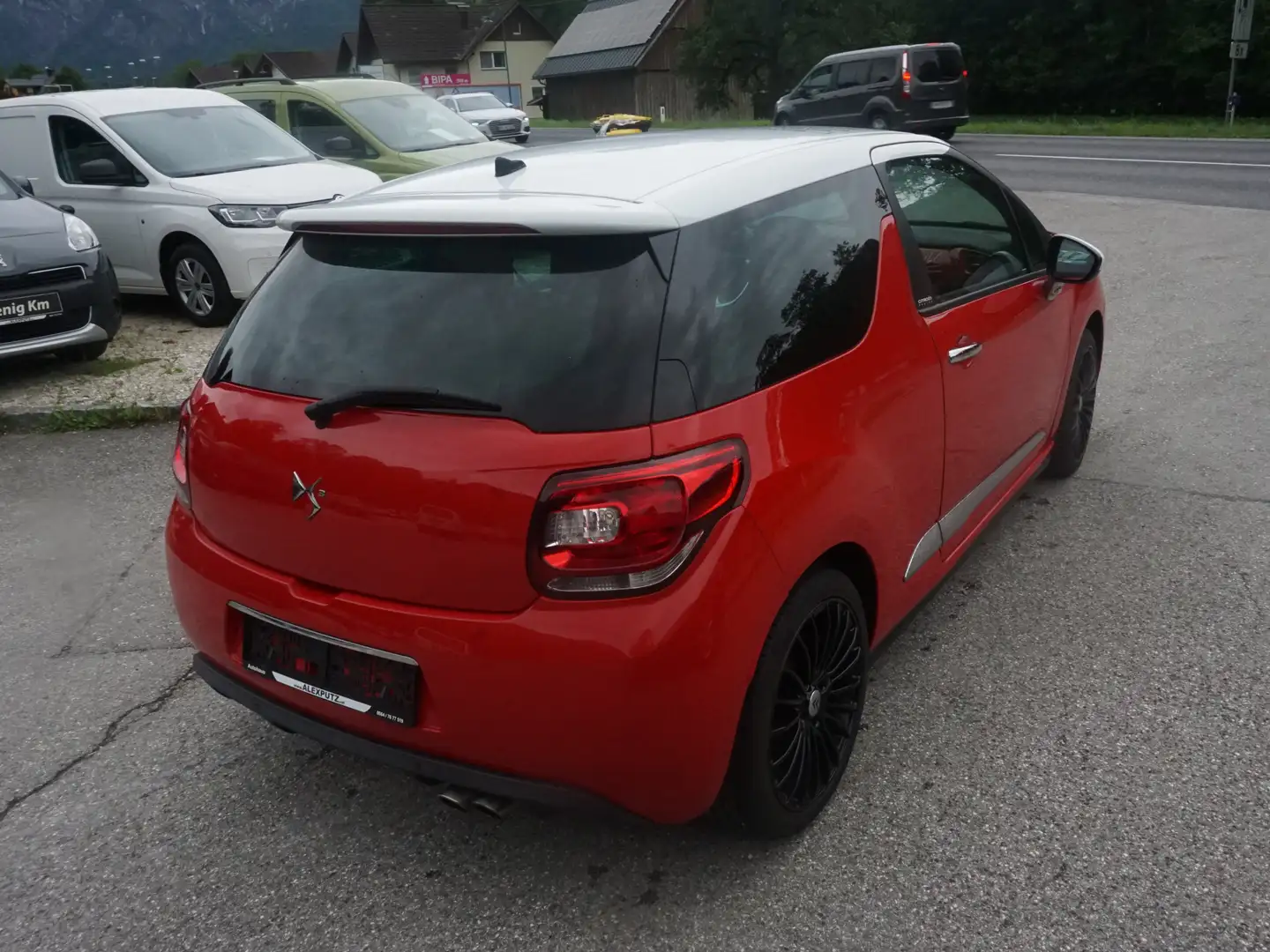 Vehicle image, number 10