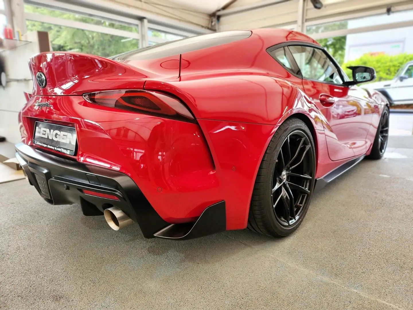 Vehicle image, number 13