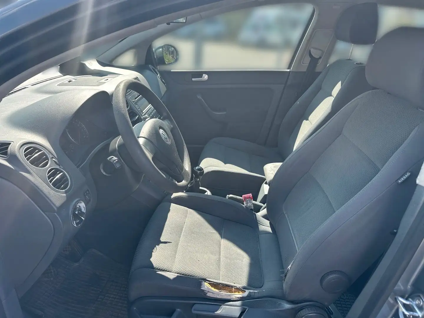 Vehicle image, number 6