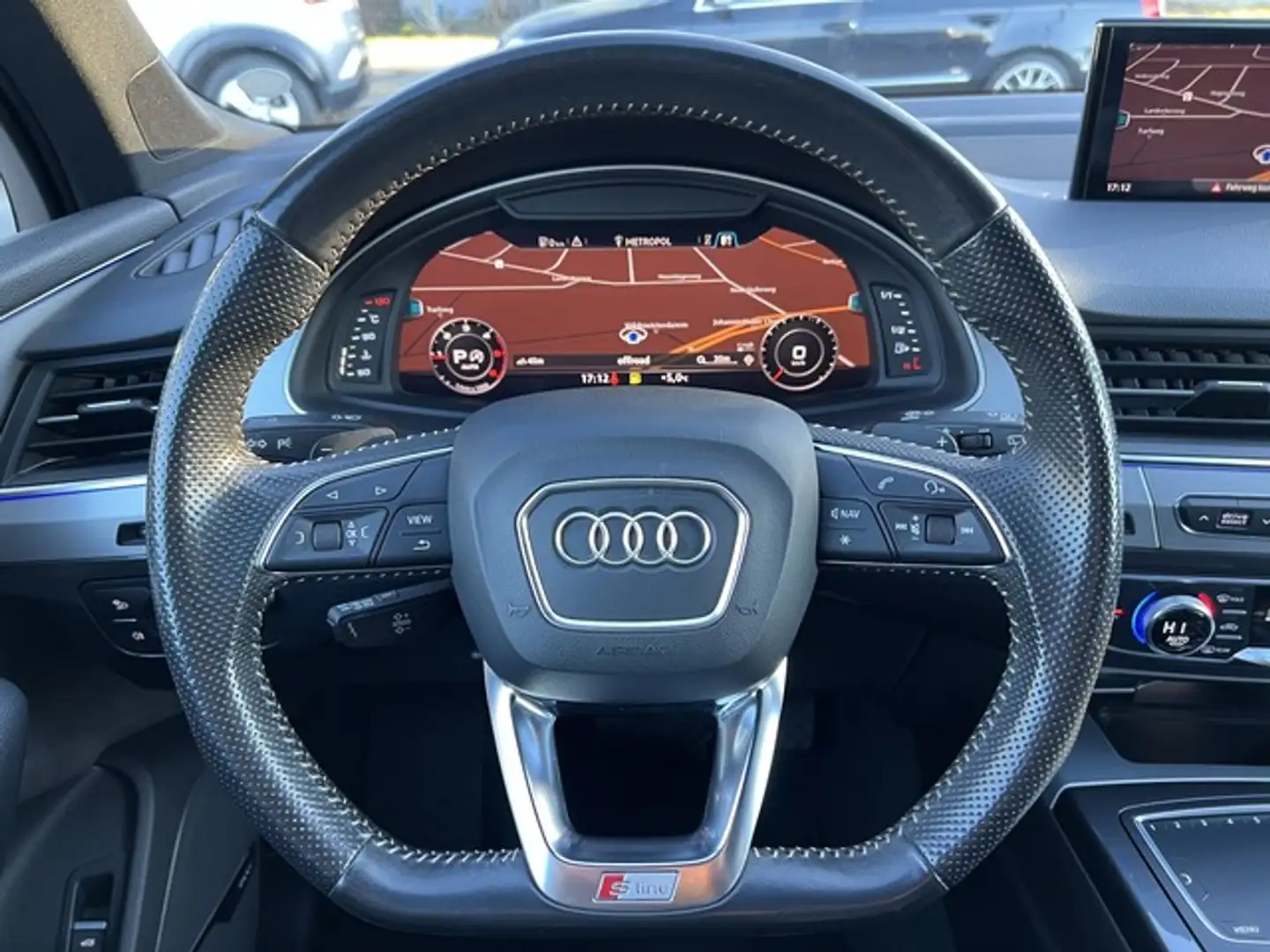 Vehicle image, number 14