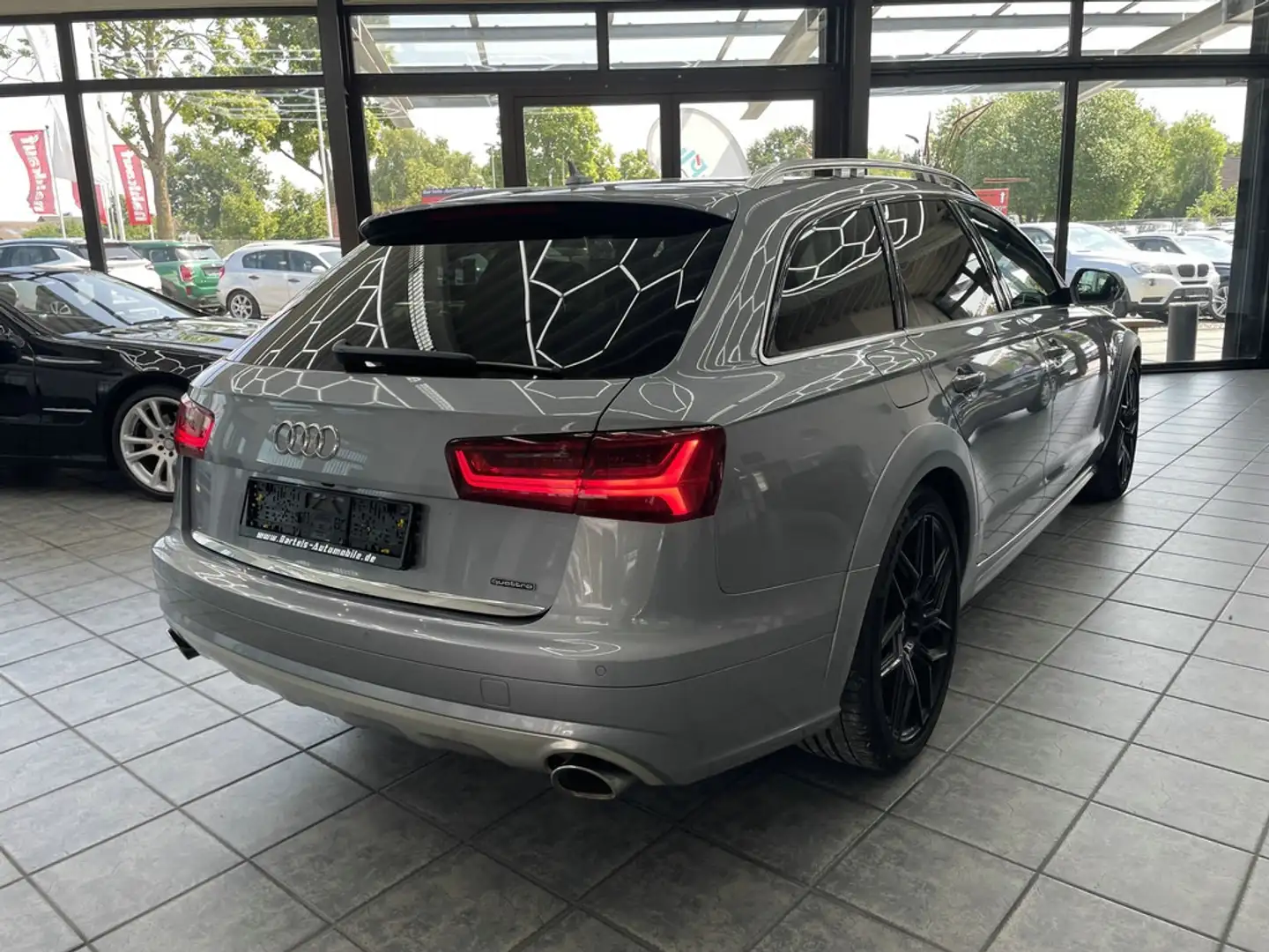 Vehicle image, number 3