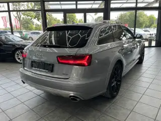 Vehicle image thumbnail, number 3
