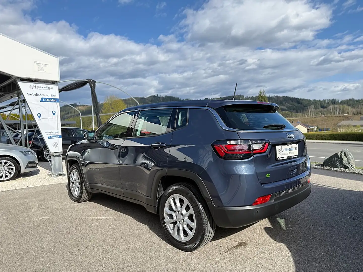 Vehicle image, number 13