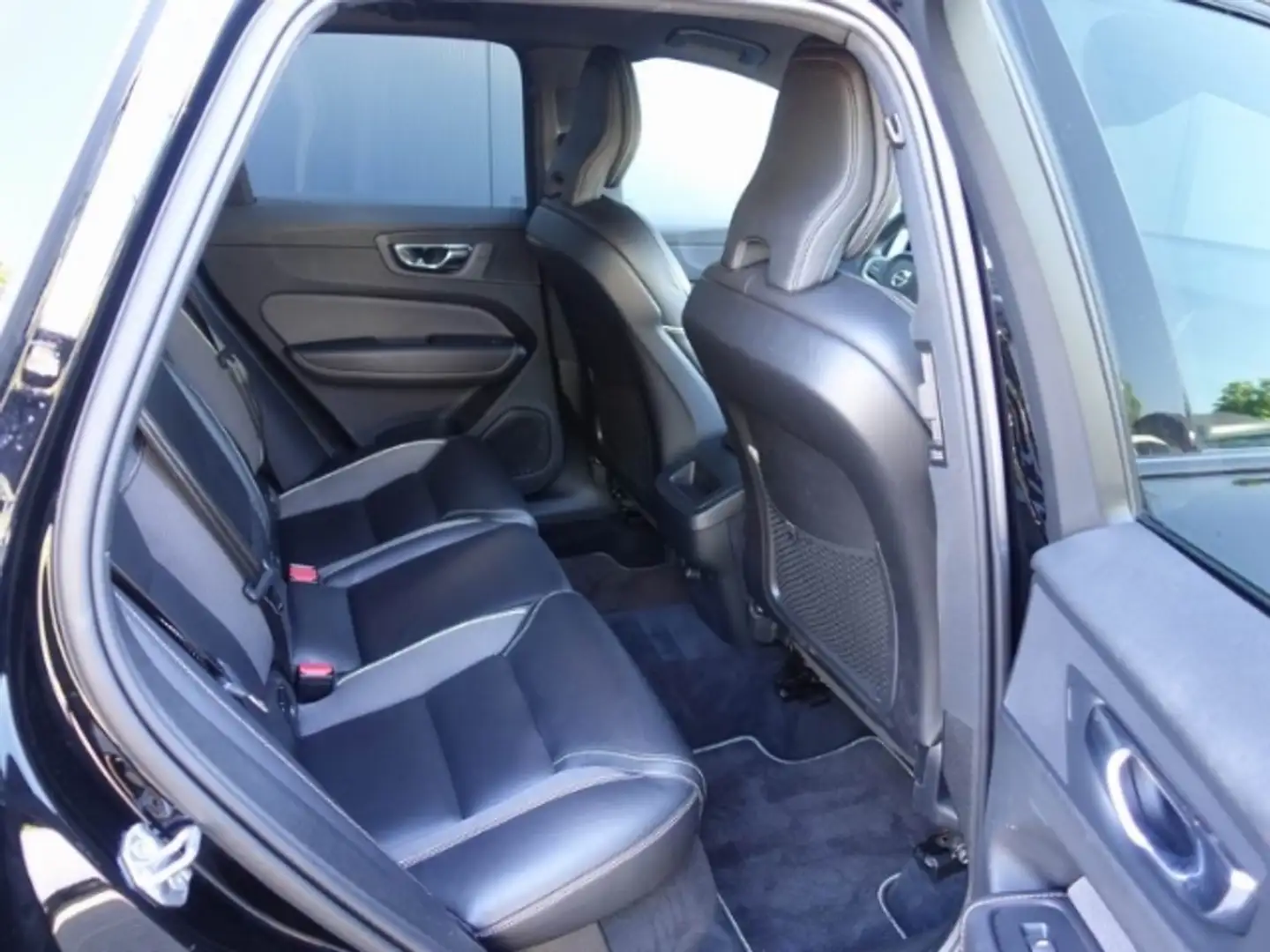 Vehicle image, number 17