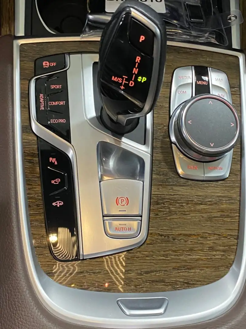 Vehicle image, number 19