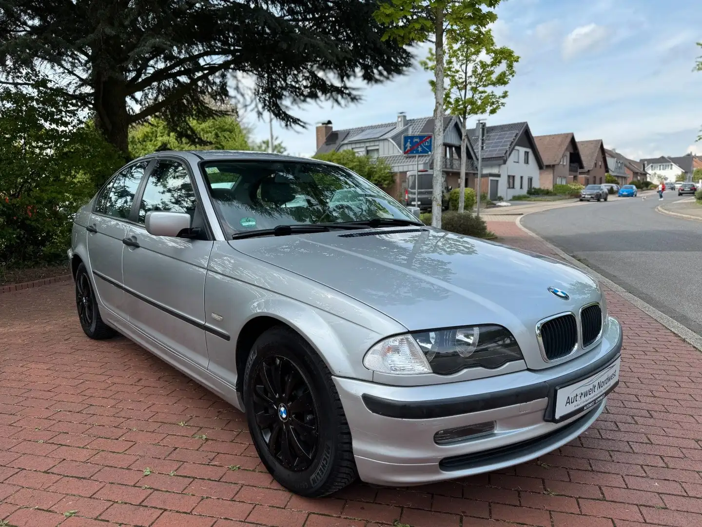 Vehicle image, number 8