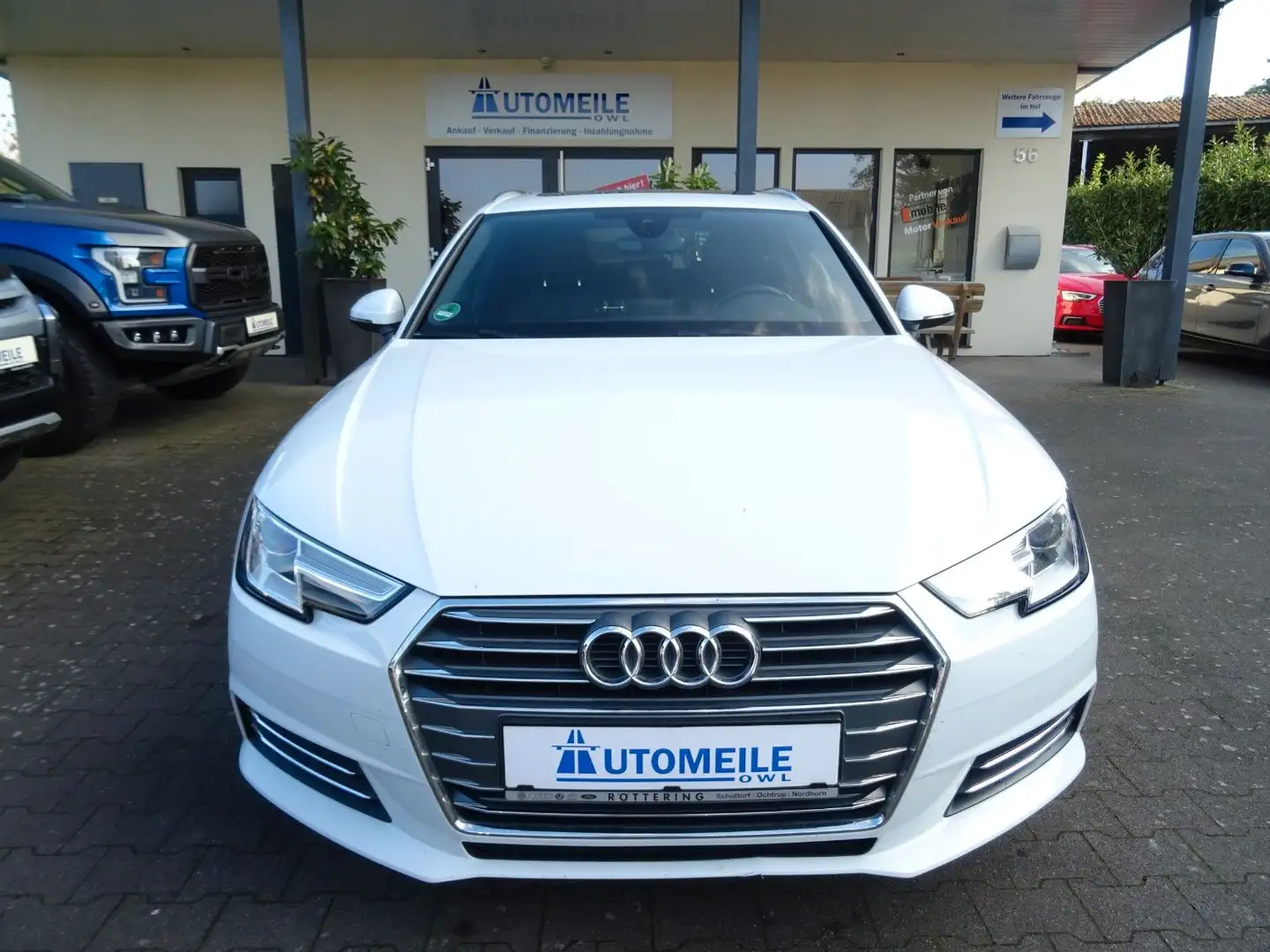 Vehicle image, number 6
