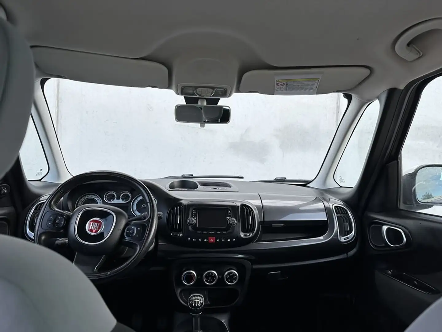 Vehicle image, number 14
