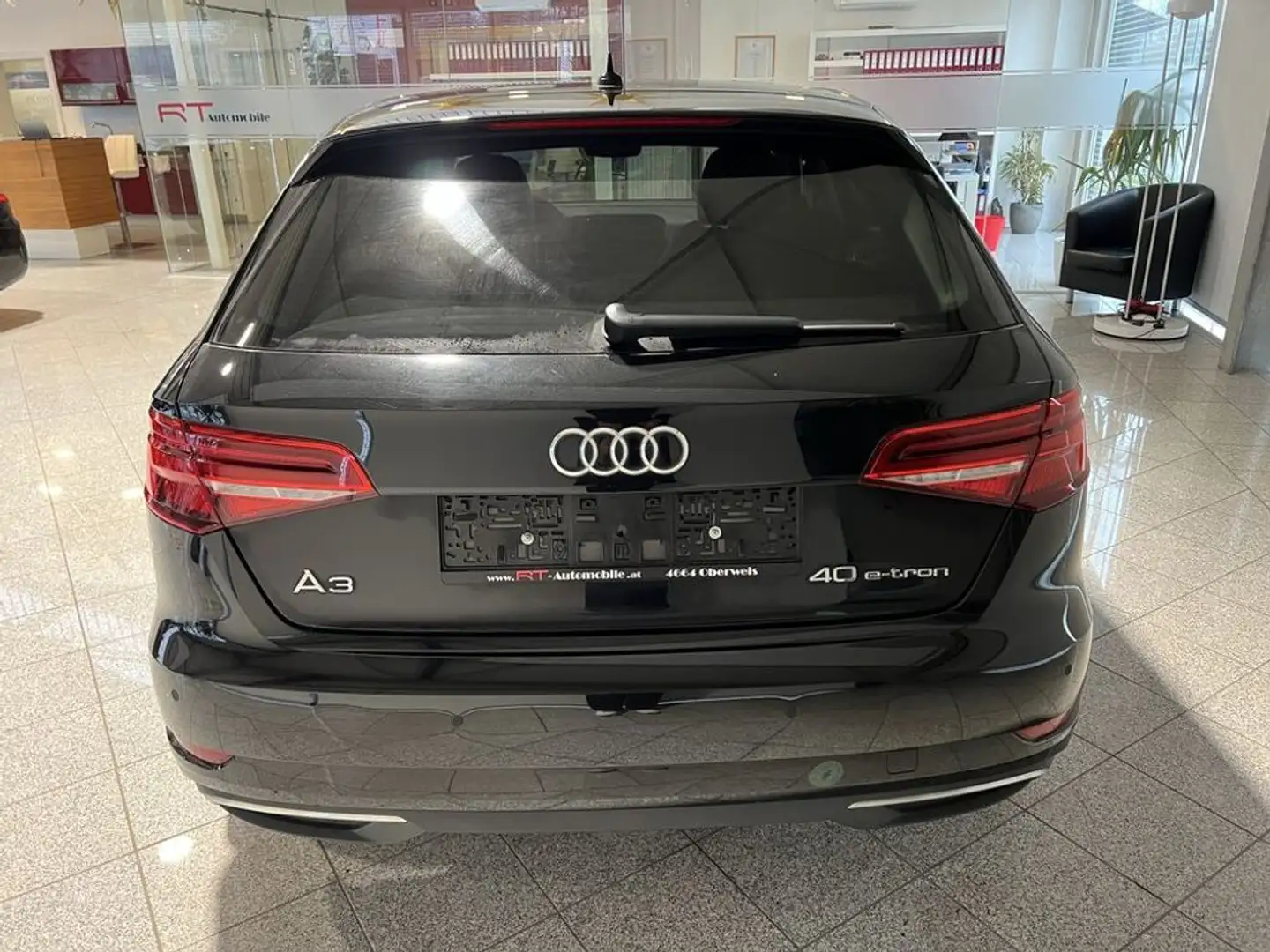 Vehicle image, number 4