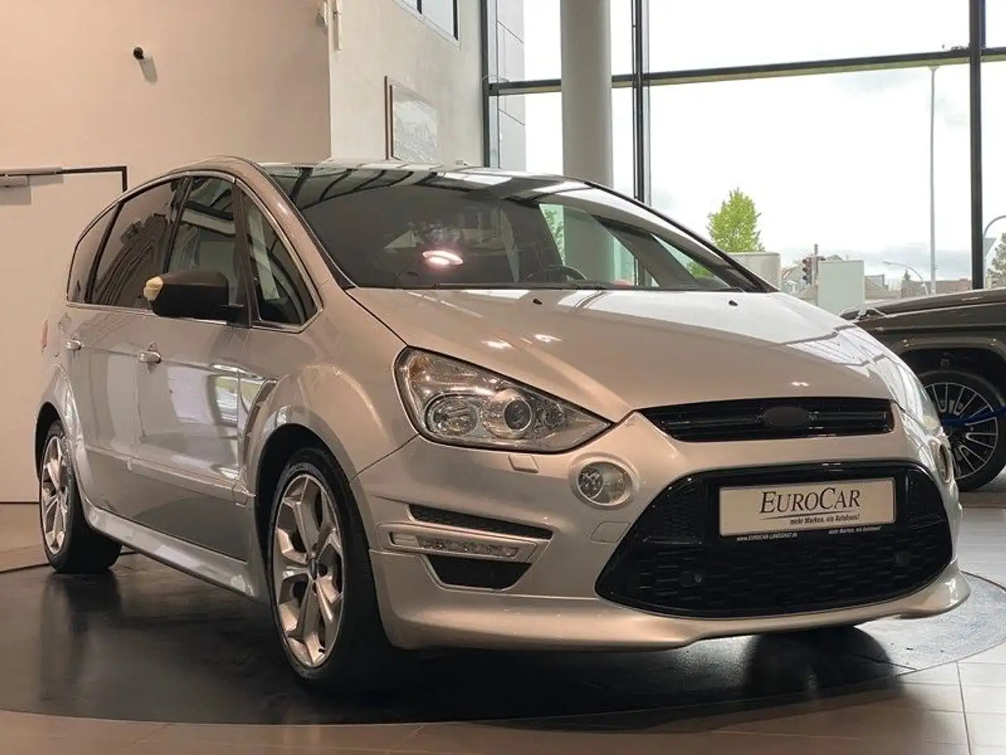 Vehicle image, number 4